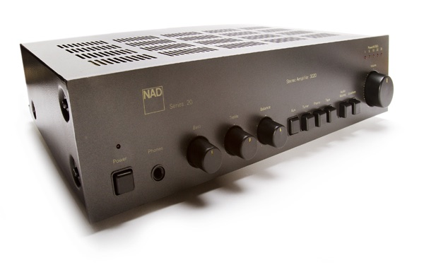 NAD 3020